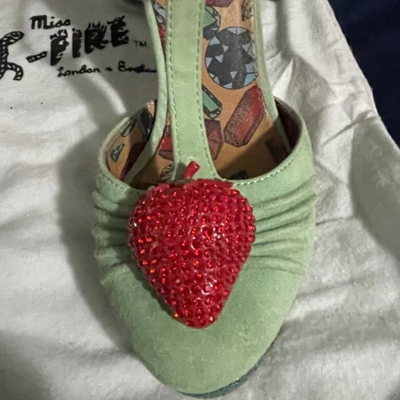 COPY - Strawberry platform sandal (Miss L Fire 36/6) - Picture 5 of 6